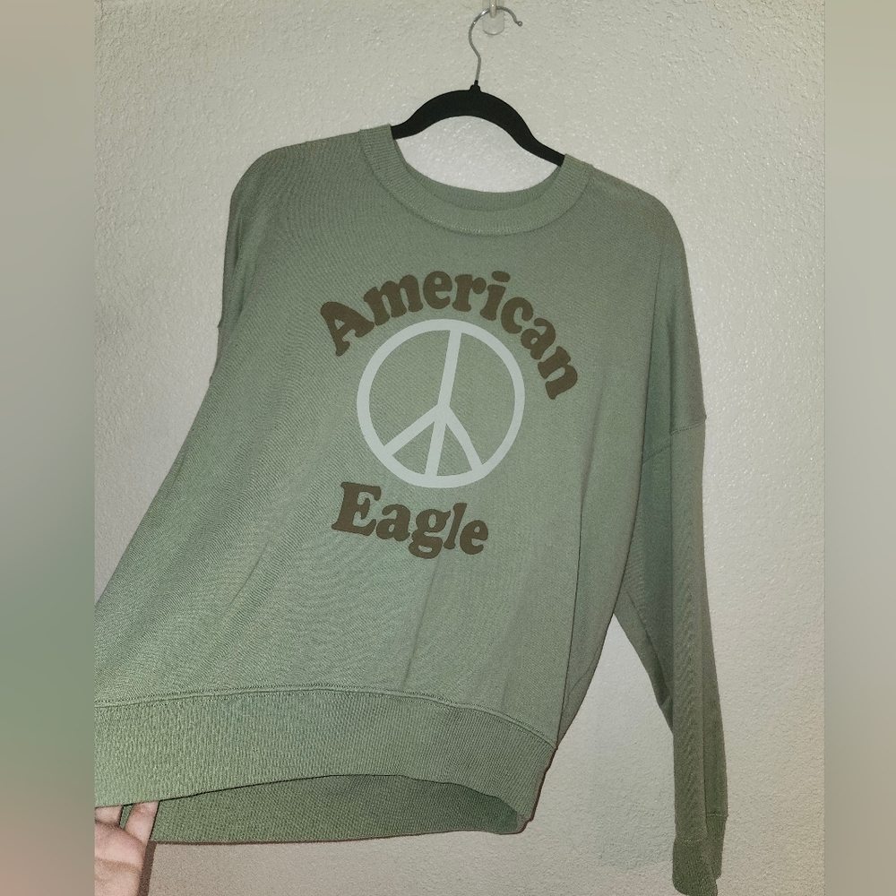 ☮️EUC American Eagle "AE☮️ Graphic Crewneck Sweatshirt" in "Dusty Sage" Medium☮️ - Picture 9 of 11